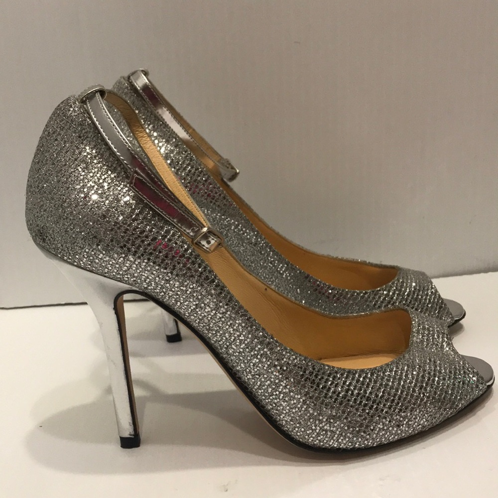 Oscar Dela Renta Silver Pumps
